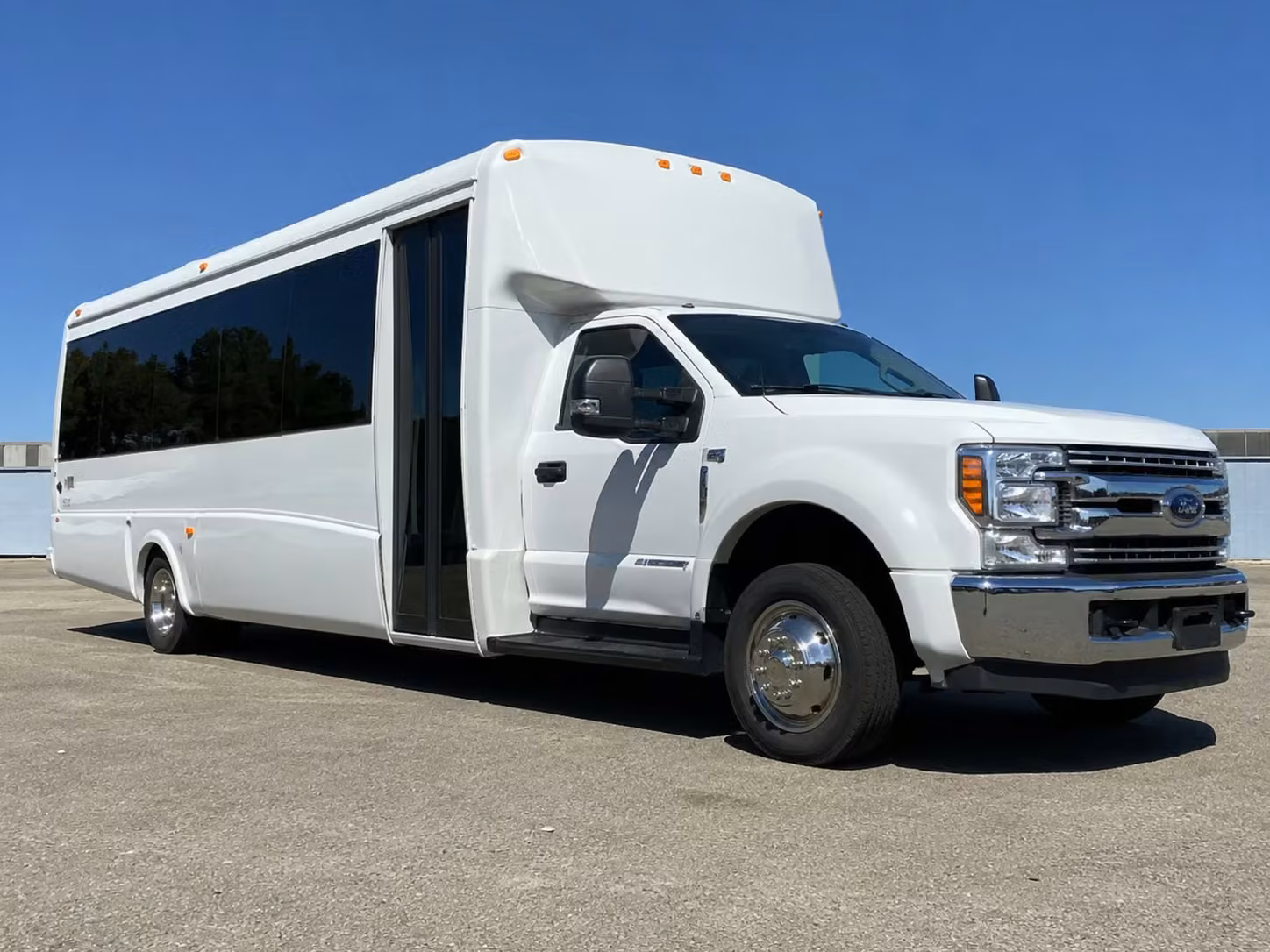 15 passenger minibus